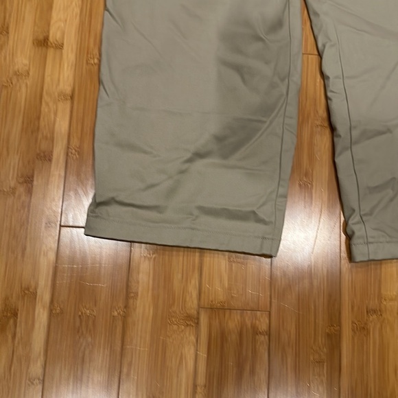 Eddie Bauer khaki pants size 42 men’s - Picture 3 of 10